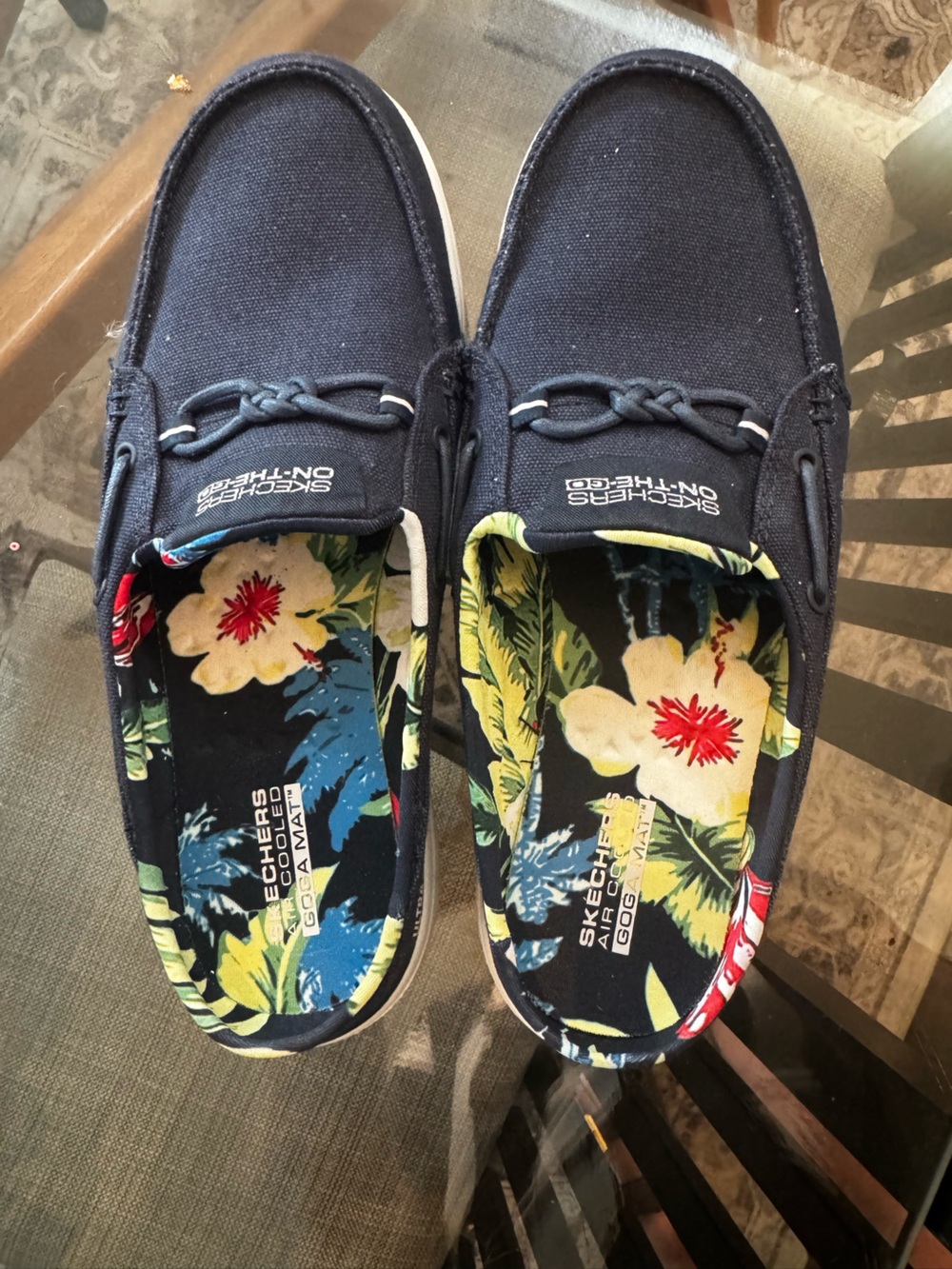 Skechers On The GoWomen’s 7.5 Navy Canvas Boat Shoes with Tropical Floral Insole